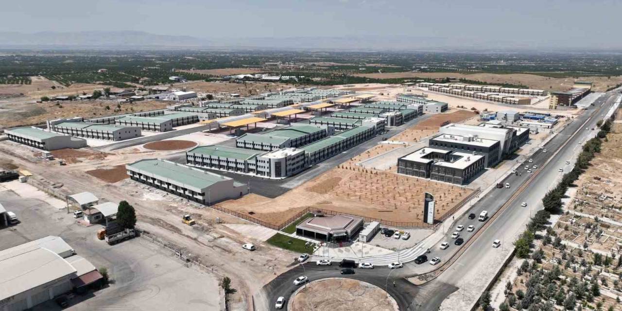 Dünya Kayısı Ticaret Merkezi’nin Açılışı İçin Gün Sayılıyor