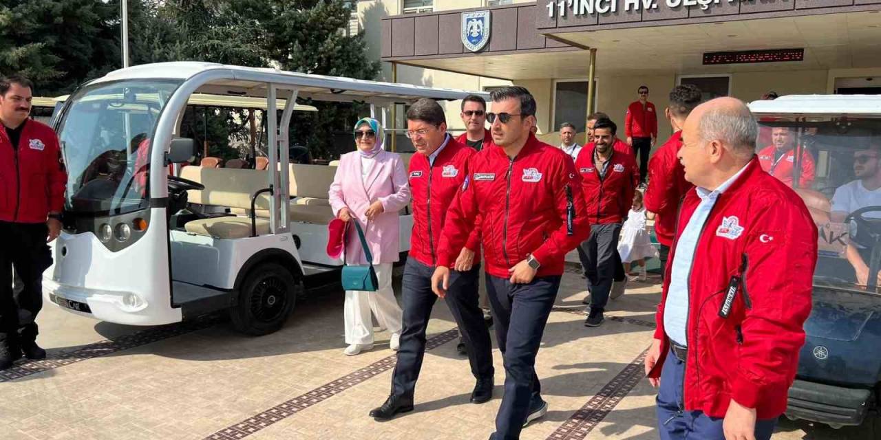 Bakan Tunç Teknofest’i Ziyaret Etti