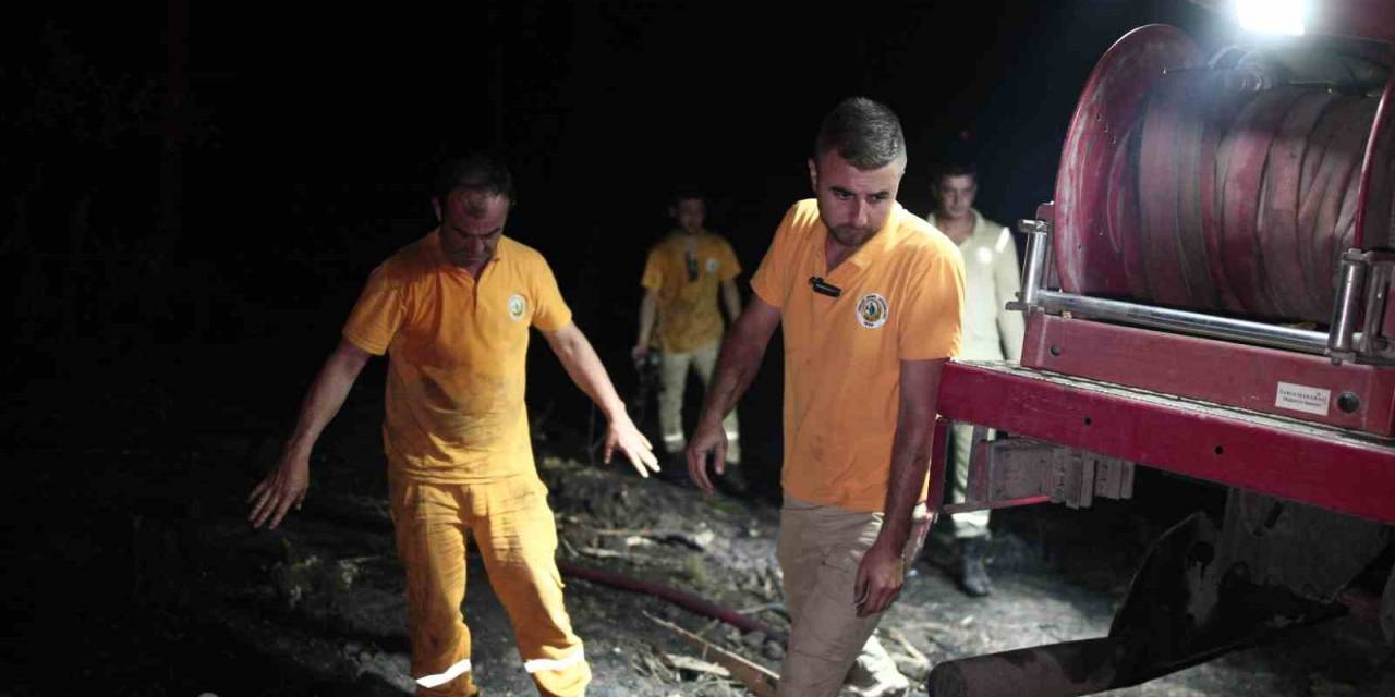 Bursa’da Çıkan Yangına Gece Saatlerinde Müdahale Sürüyor