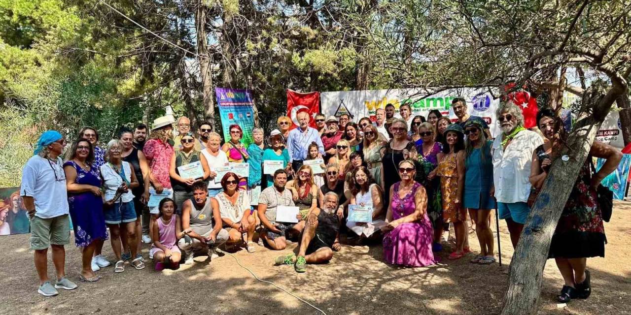 Başkan Atabay, Sanatçılara Sertifikalarını Takdim Etti