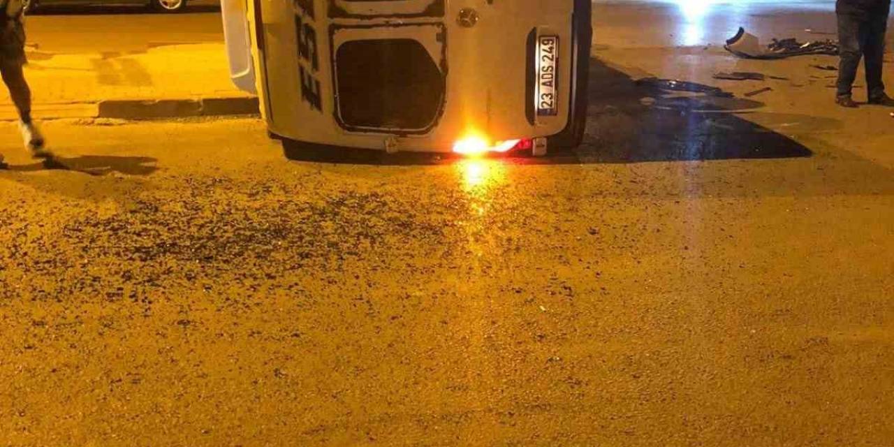 Elazığ’da Minibüs İle Otomobil Çarpıştı: 1 Yaralı