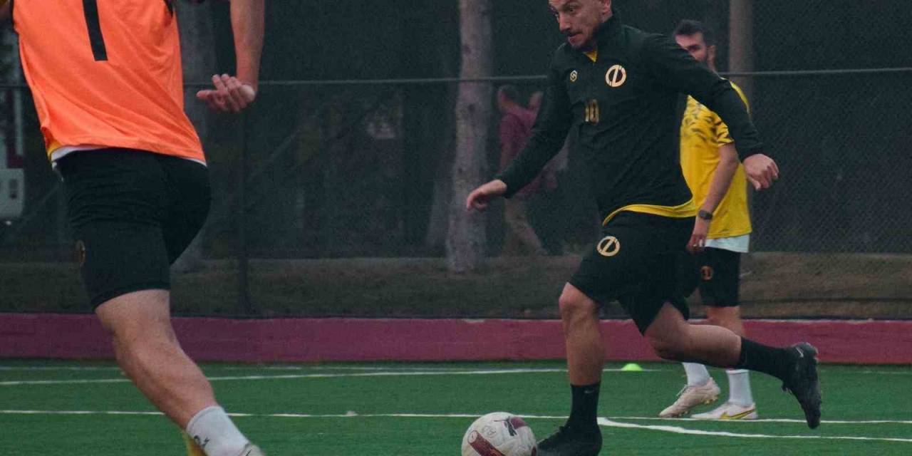 Anadolu Üniversitesi Spor Kulübü, Sapanca Gençlikspor Maçına Hazırlanıyor