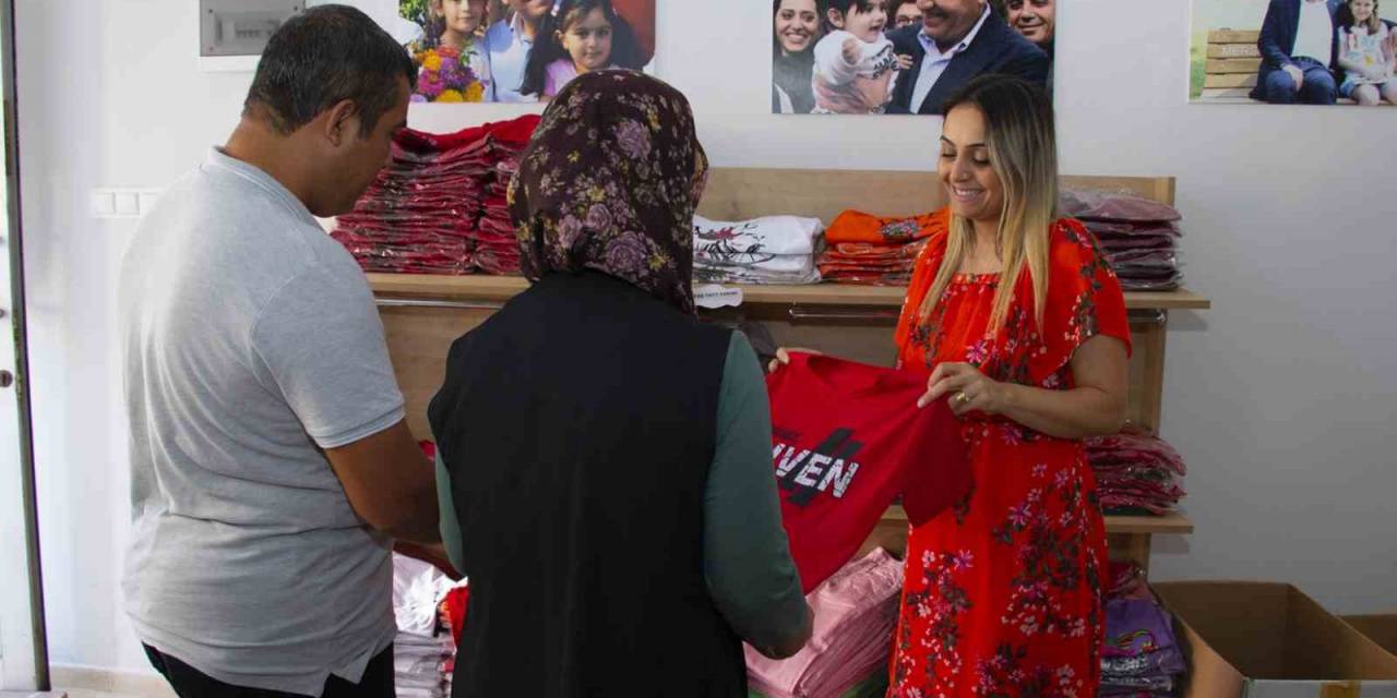 Mersin’deki Kıyafet Evleri Dar Gelirlilere Katkı Sağlıyor
