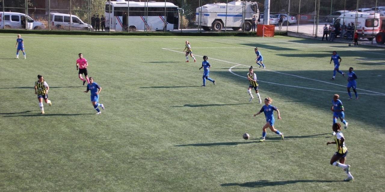 Turkcell Kadın Futbol Süper Ligi: Hakkarigücü Spor: 0 - Fenerbahçe: 5