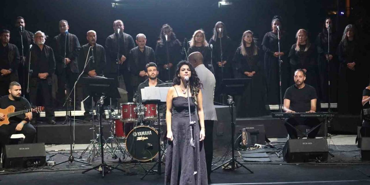 Antik Tiyatro’da Barış Ezgileri