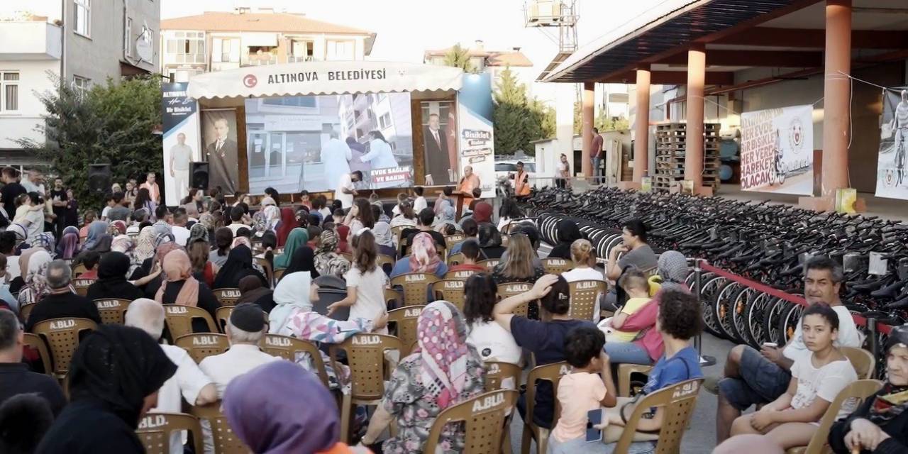 Altınova’da “Her Eve Bir Bisiklet Projesi” Dağıtımları Devam Ediyor