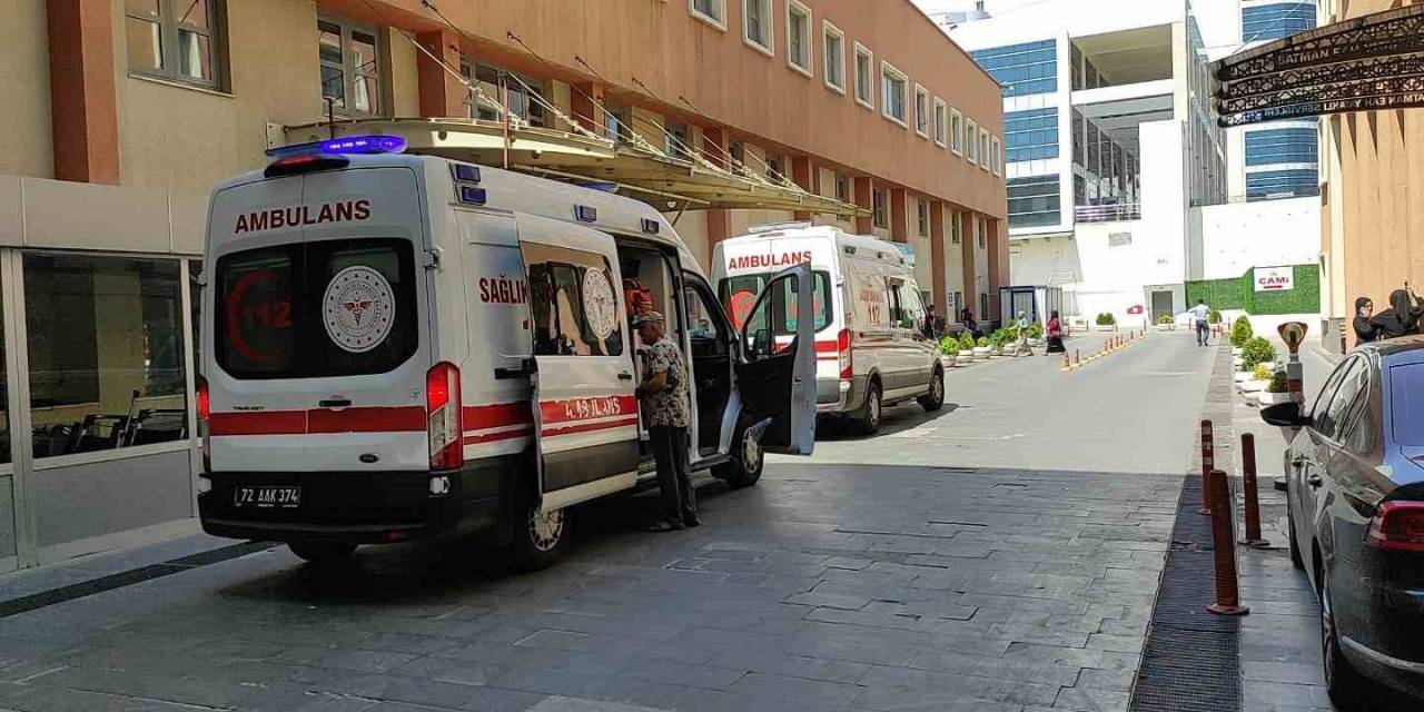 Batman’da El Freni Çekilmeyen İş Makinasının Altında Kalan Genç Hayatını Kaybetti