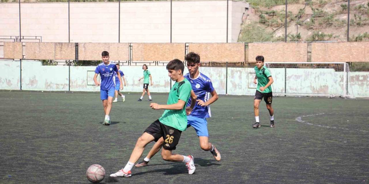 Genç Horozlar Çalışmalarına Ağırlık Verdi