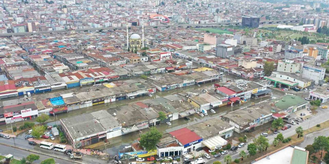 Sanayiyi Vuran Sel Suları Çekilmeye Başladı