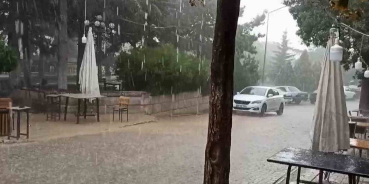 Aksaray’da Sağanak Yağmur Etkisini Sürdürüyor