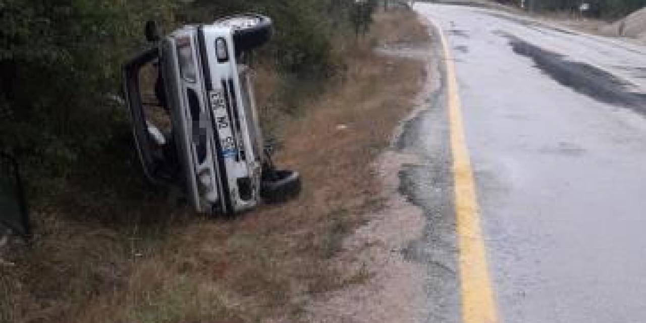 Karabük’te Otomobil Şarampole Devrildi: 5 Yaralı
