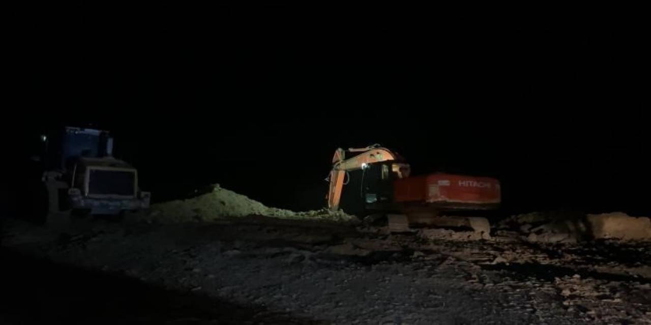 Sel Sularına Kapılan Araçtaki Çiftin Cansız Bedenleri Çıkarıldı