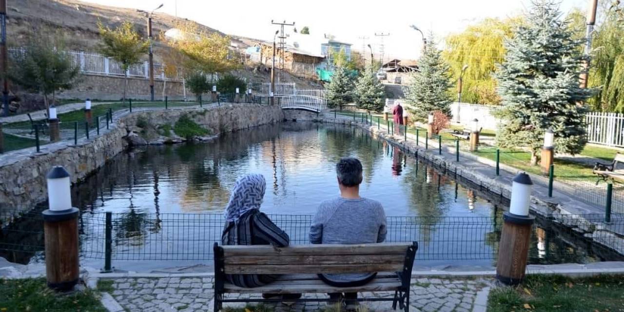 Gizemli Gölde Sıcağa Rağmen Su Seviyesi Hiç Azalmadı