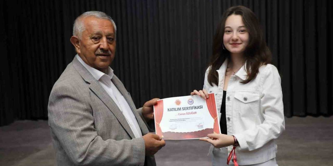 Afyonkarahisar’da Tiyatro Kursları Tamamlandı