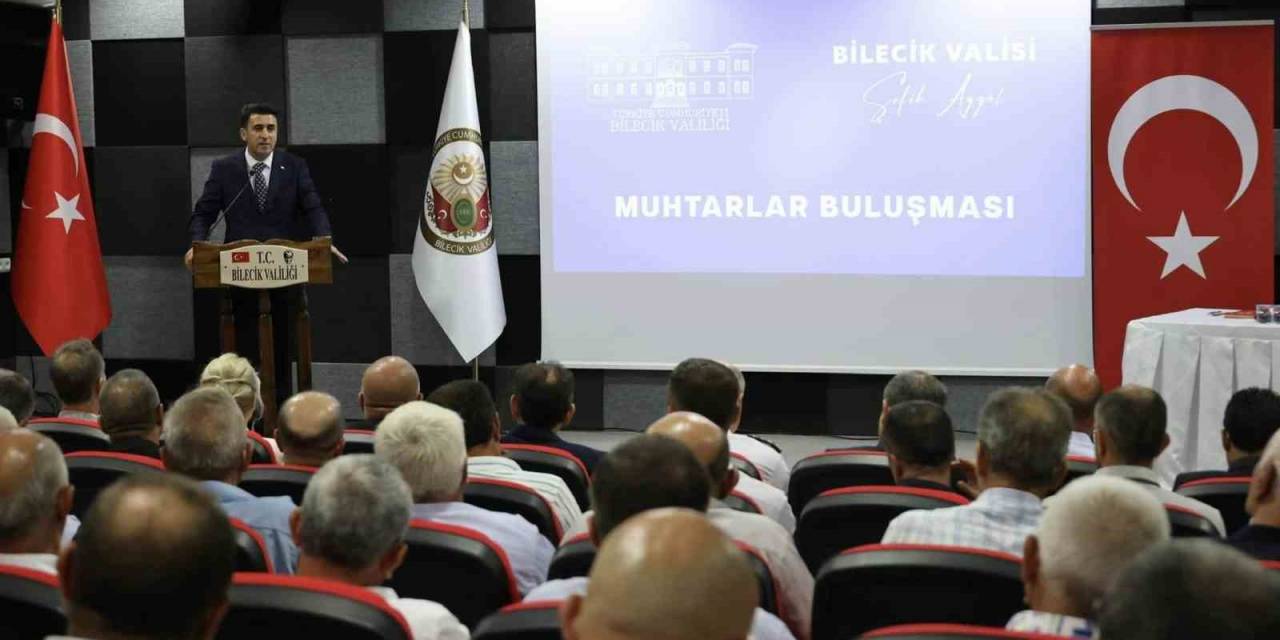 Vali Aygöl Muhtarlar İle Bir Araya Geldi