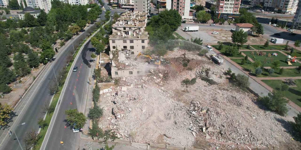 Talas Dönüşüyor, Binalar Güçleniyor