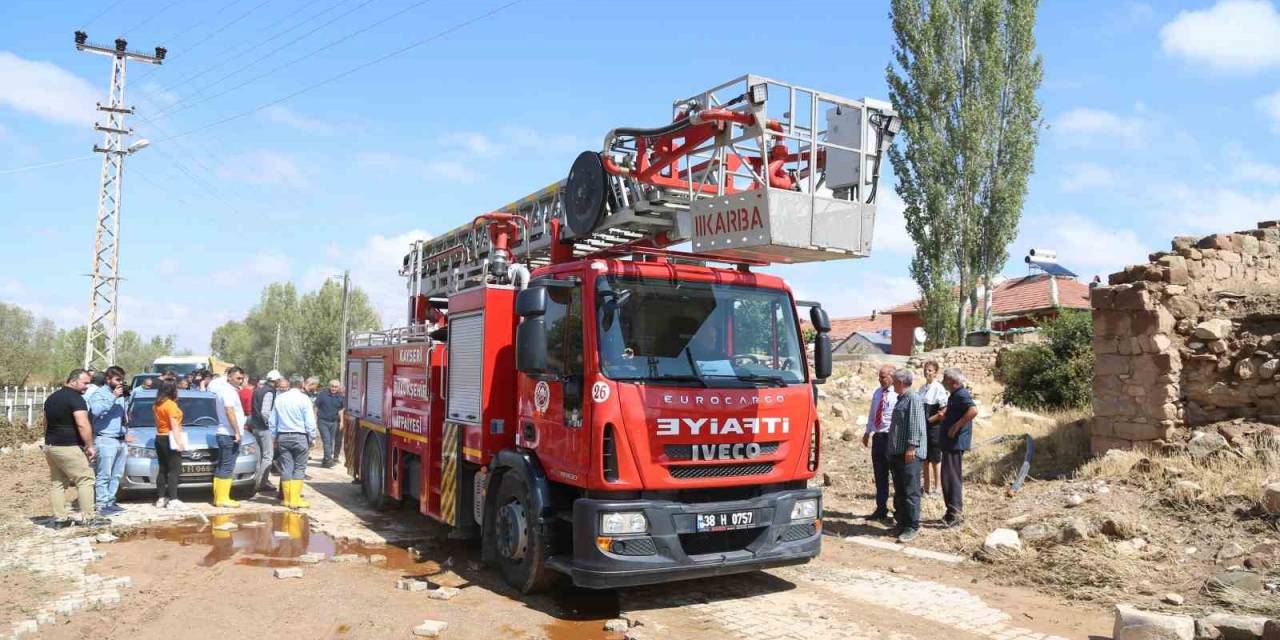 Sel Bölgesinde Çalışmalar Aralıksız Sürüyor