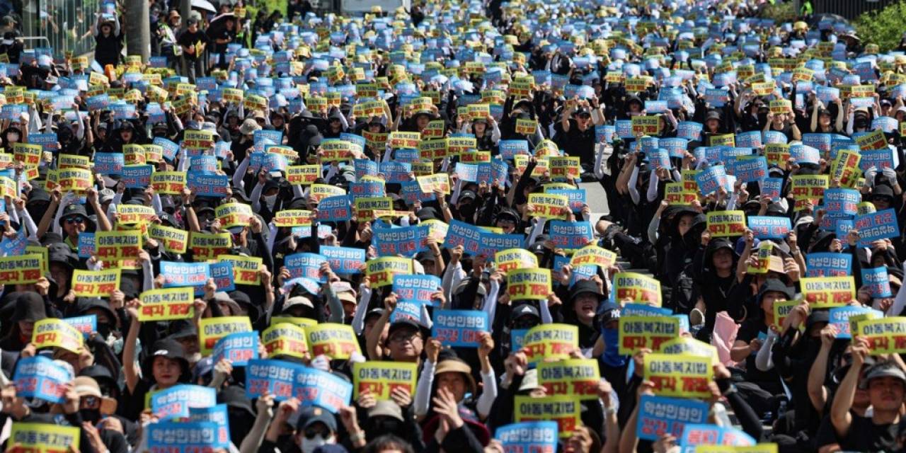 Güney Kore’de Veli Zorbalığı Öğretmenleri Sokağa Döktü