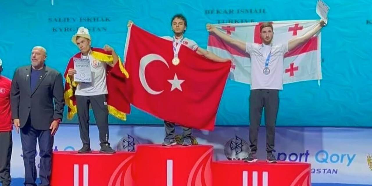 Zbeü Öğrencisi 25. Parabilek Dünya Şampiyonası’nda Gurur Yaşattı