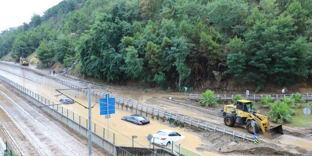 Başkan Demirtaş: “Tüm Mağduriyetler Giderilene Kadar Ekiplerimiz Sahada Olacak”