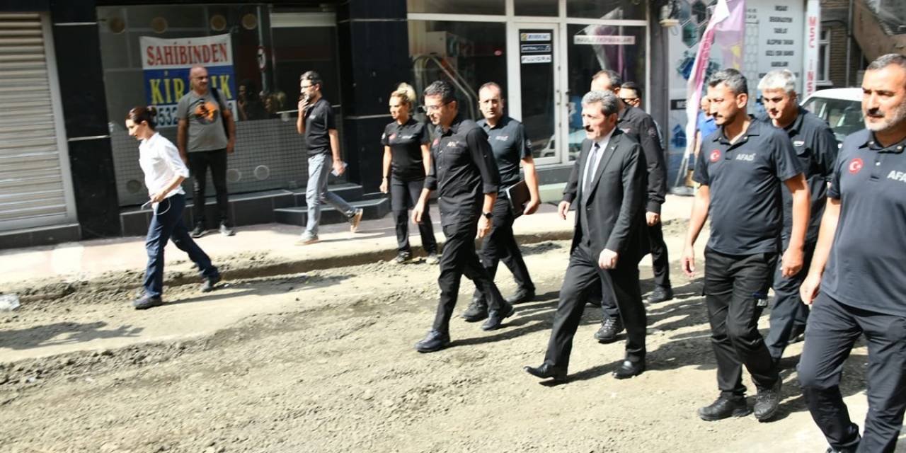 Afad Başkanı Memiş: “Devlet Olarak Vatandaşlarımızın Zararlarını Karşılamaya Gayret Edeceğiz”