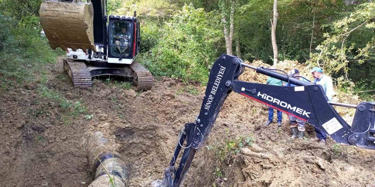 Sinop’ta Patlayan Şebeke Suyu Borusu Onarıldı