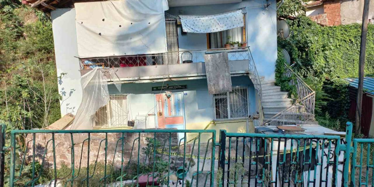 Evinin Bahçesinde Vuruldu