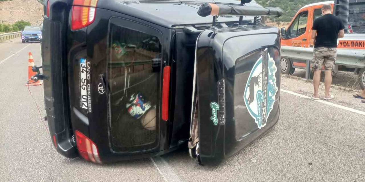 Sümer Ezgü Antalya’da Kaza Geçirdi