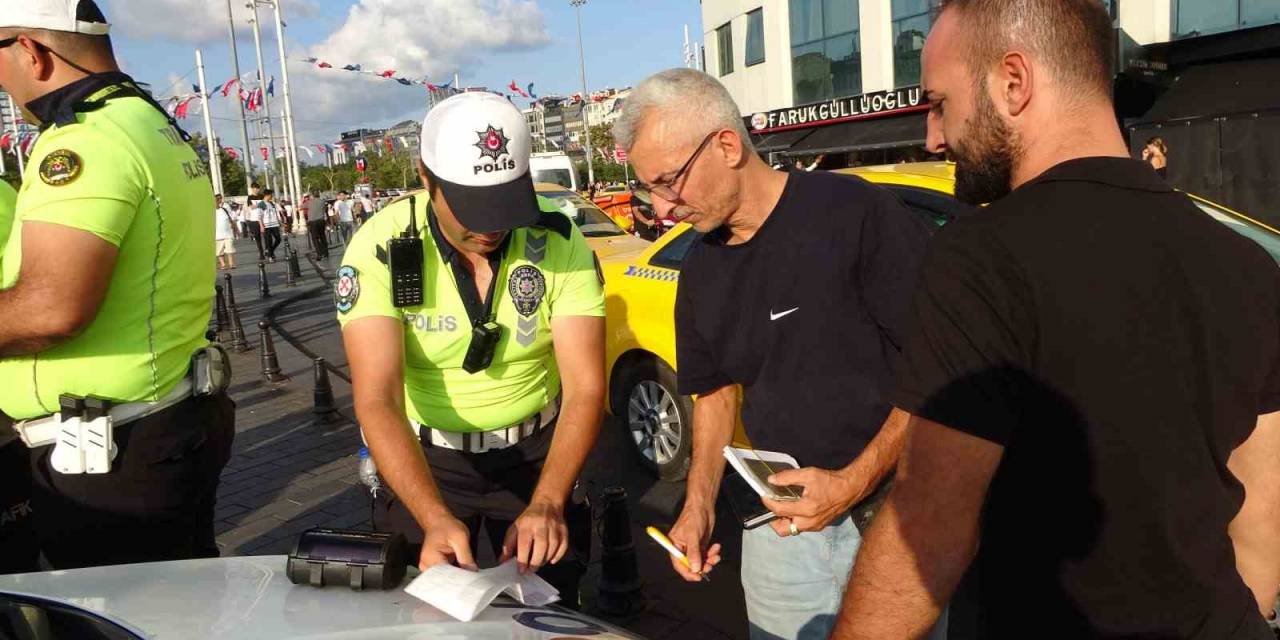 Taksim’de Ticari Taksiler Denetlendi