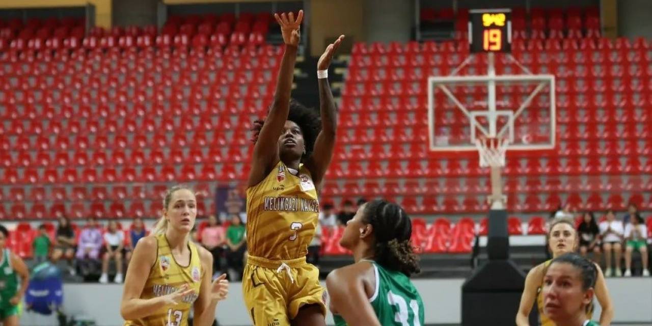 Erciyes Cup 1. Maç: Melikgazi Kayseri Basketbol: 65 - İzmit Belediyespor: 67