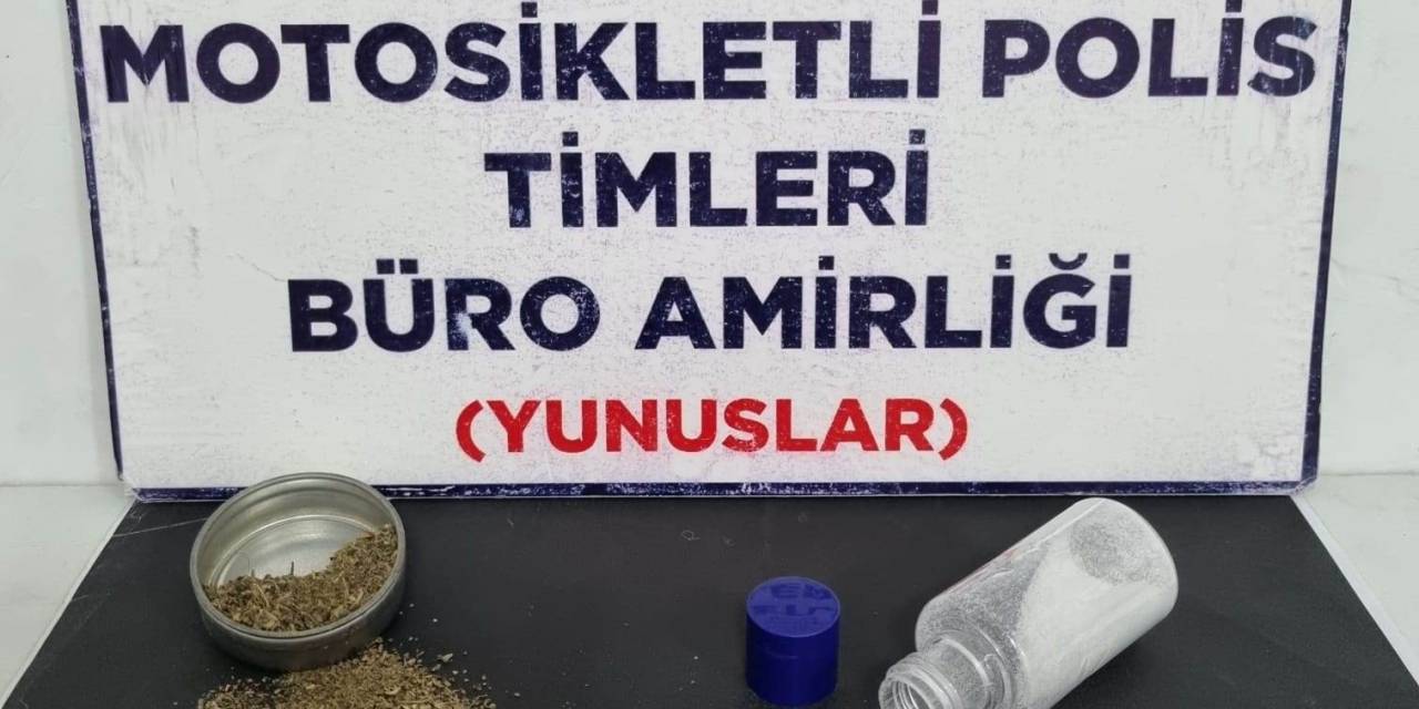 Kütahya’da Yunus Timlerince 2 Kişinin Üzerinde Uyuşturucu Ele Geçirildi