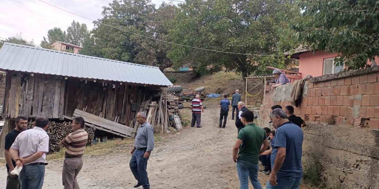 5 Metre Yükseklikten Düşen Traktörün Altında Kalan Kadın Hayatını Kaybetti
