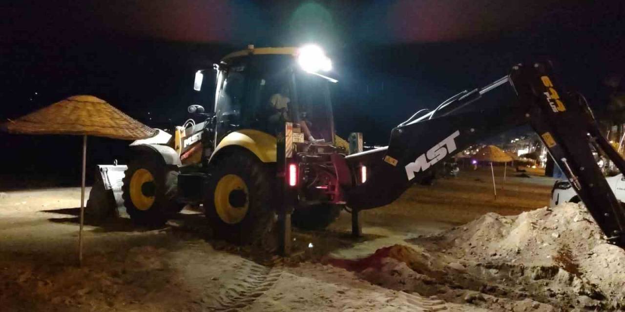 Marmaris’te Belediye Ekiplerinin Yağmur Mesaisi