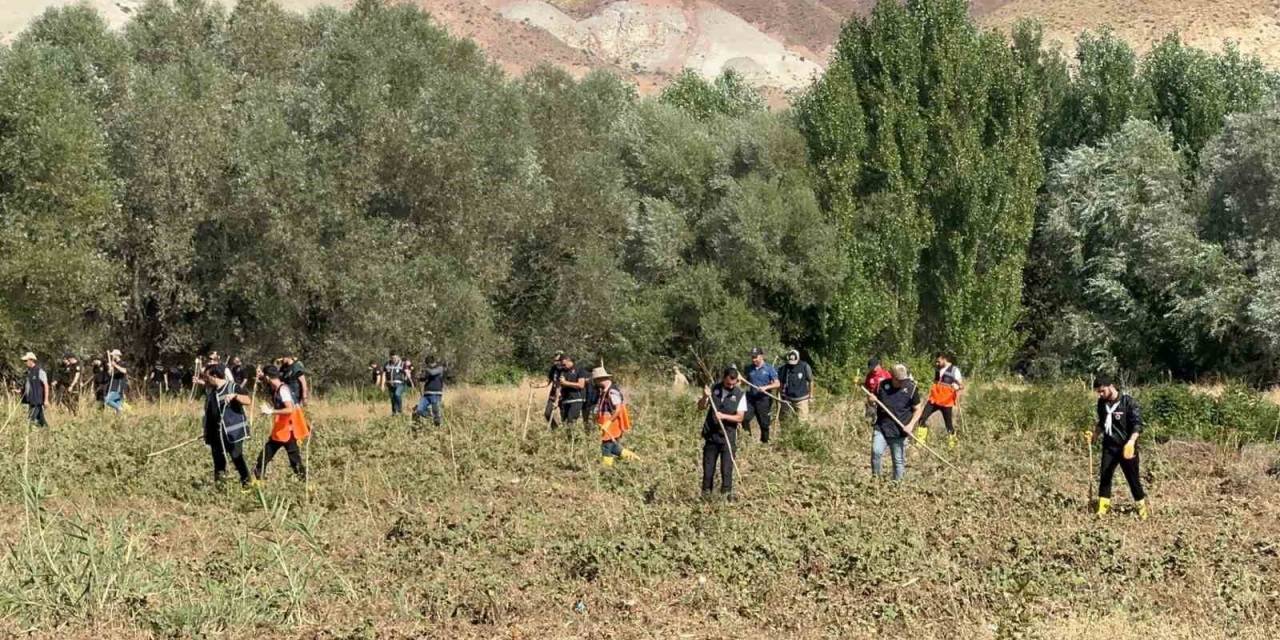 Aksaray’daki Sel Sonrası Kayıp Bebeği Arama Çalışması Devam Ediyor
