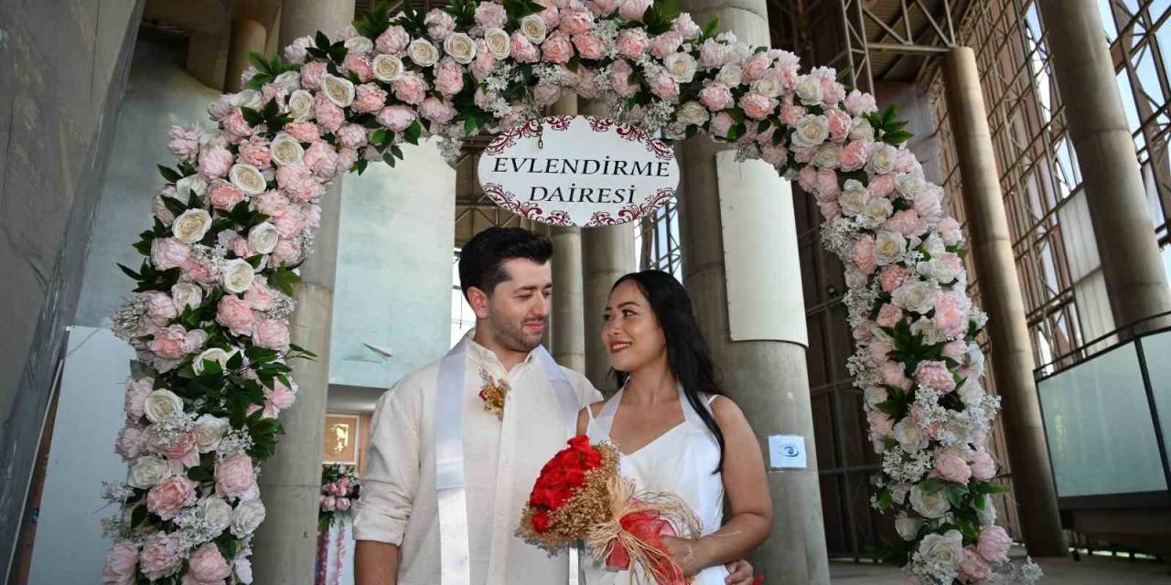 Aşkı 7 Bin 500 Kilometre Uzakta Buldu