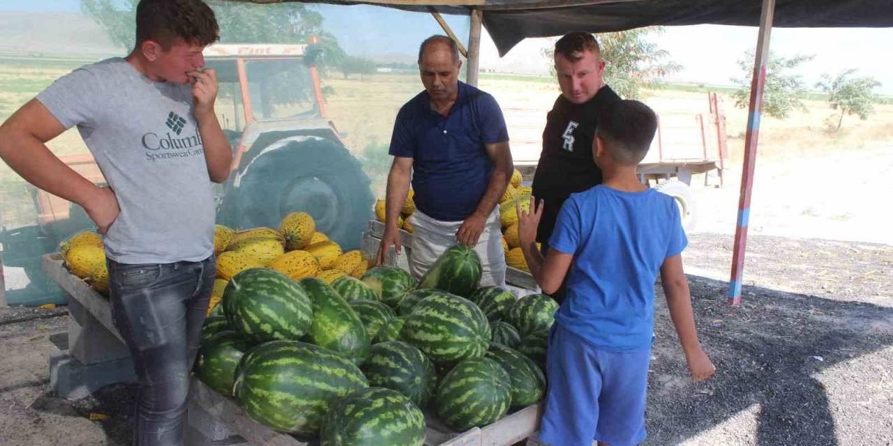 Konya’da Yol Güzergahında Satılan Doğal Ürünler İlgi Görüyor