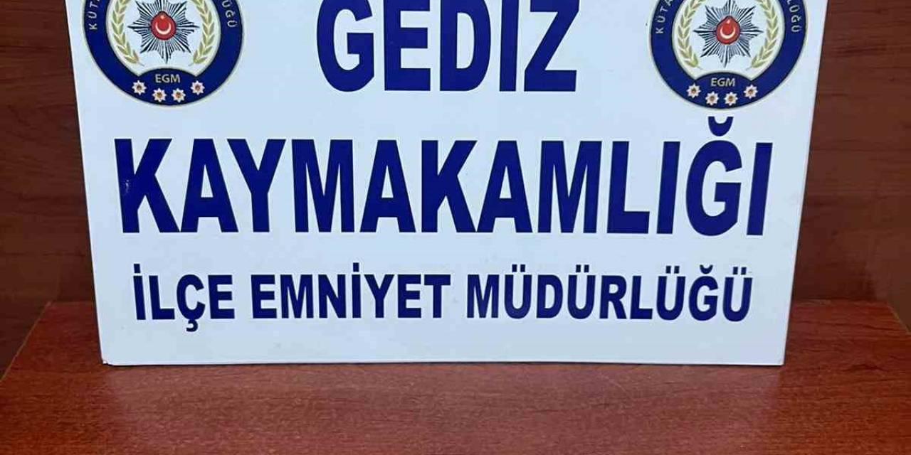 Çevreye Rahatsızlık Veren Şahıs Uyuşturucu İle Birlikte Yakalandı