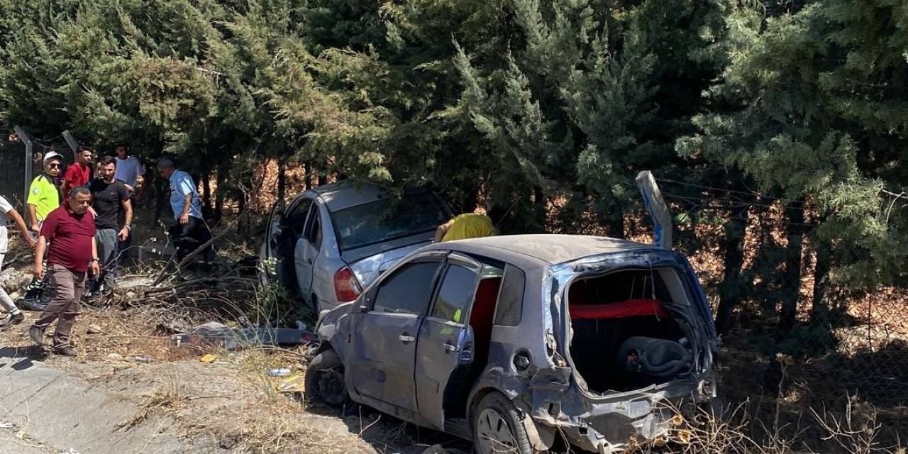 İki Otomobil Çarpıştı: 2 Yaralı