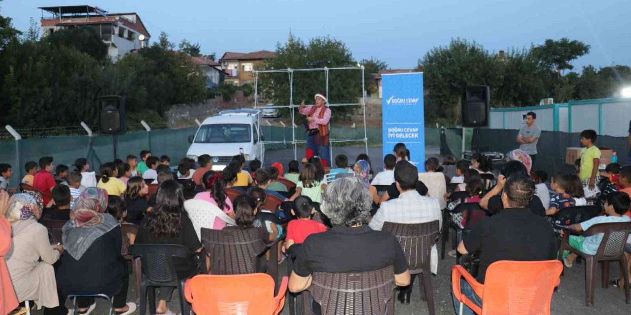 Depremzede Çocuklara Moral