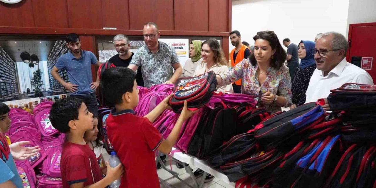 İhtiyaç Sahibi Ailelerin Çocuklarına Kırtasiye Yardımı