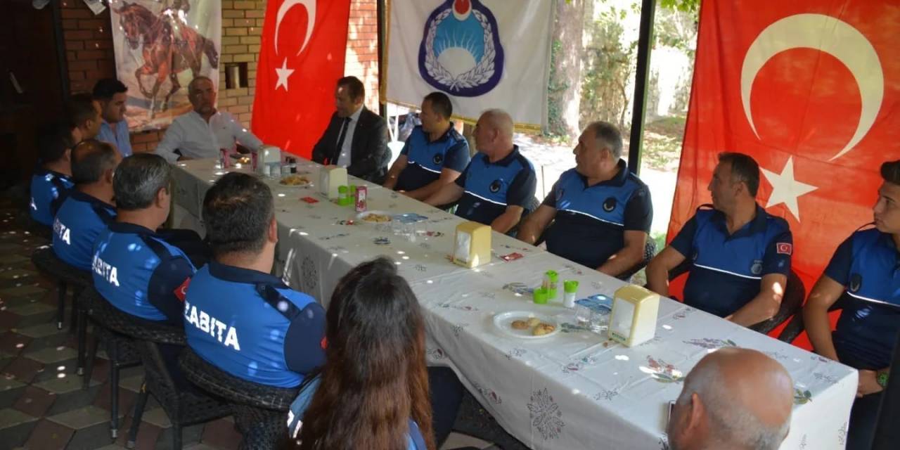 Zile Belediye Başkanı, Zabıta Ekibi İle Yemekte Buluştu