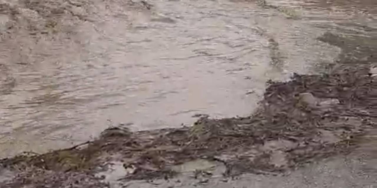 Sağanak Yağış Nedeniyle Kapanan Geyikli-ayvacık Yolu Trafiğe Açıldı