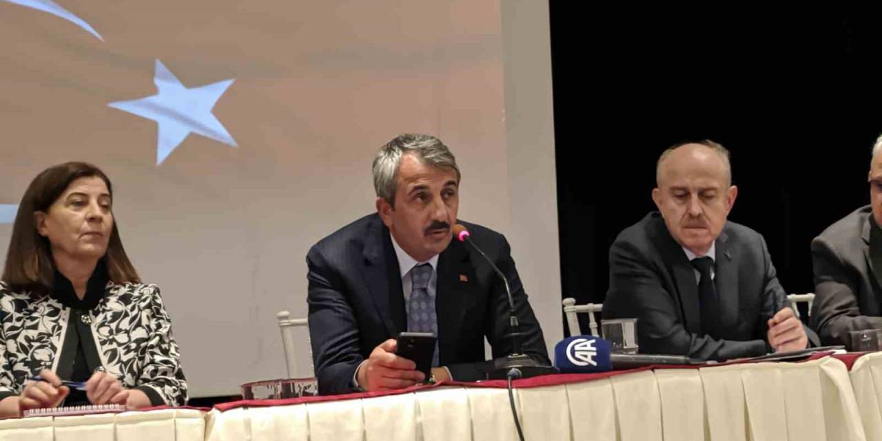 Edirne’de Köy Muhtarı Vali Sezer İçin Şiir Okudu