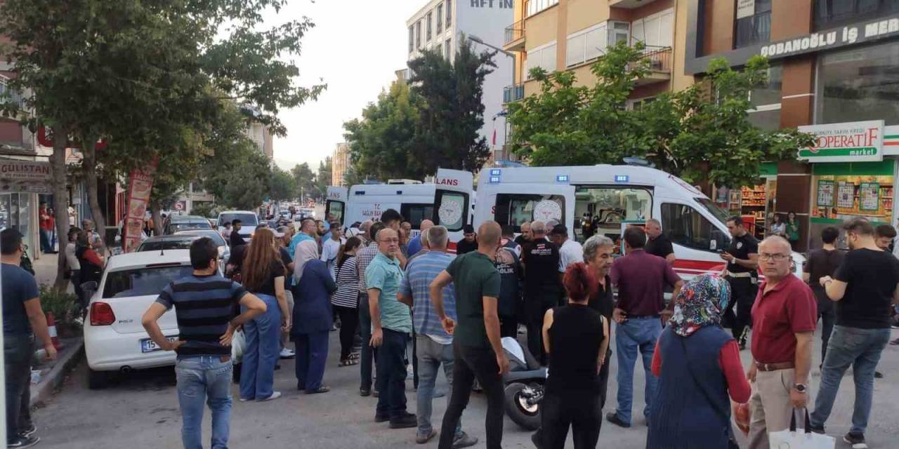 Burdur’da Motosiklet İle Otomobil Çarpıştı: 2 Kişi Yaralandı