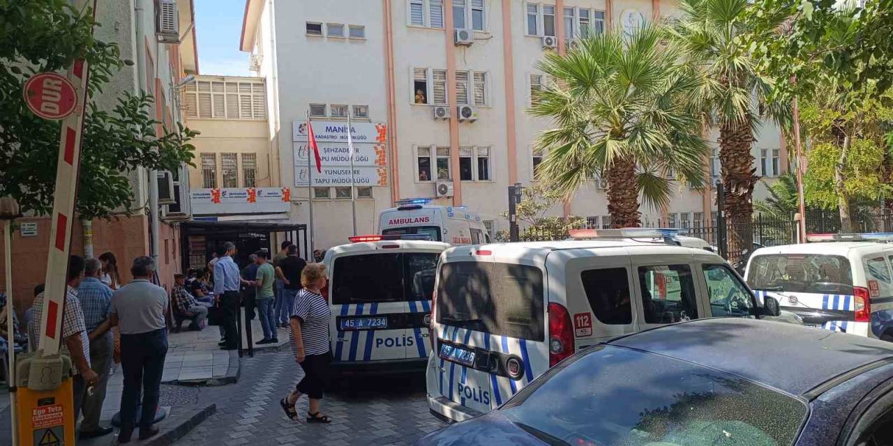 Şehzadeler İlçe Tapu Müdürlüğünde İntihar