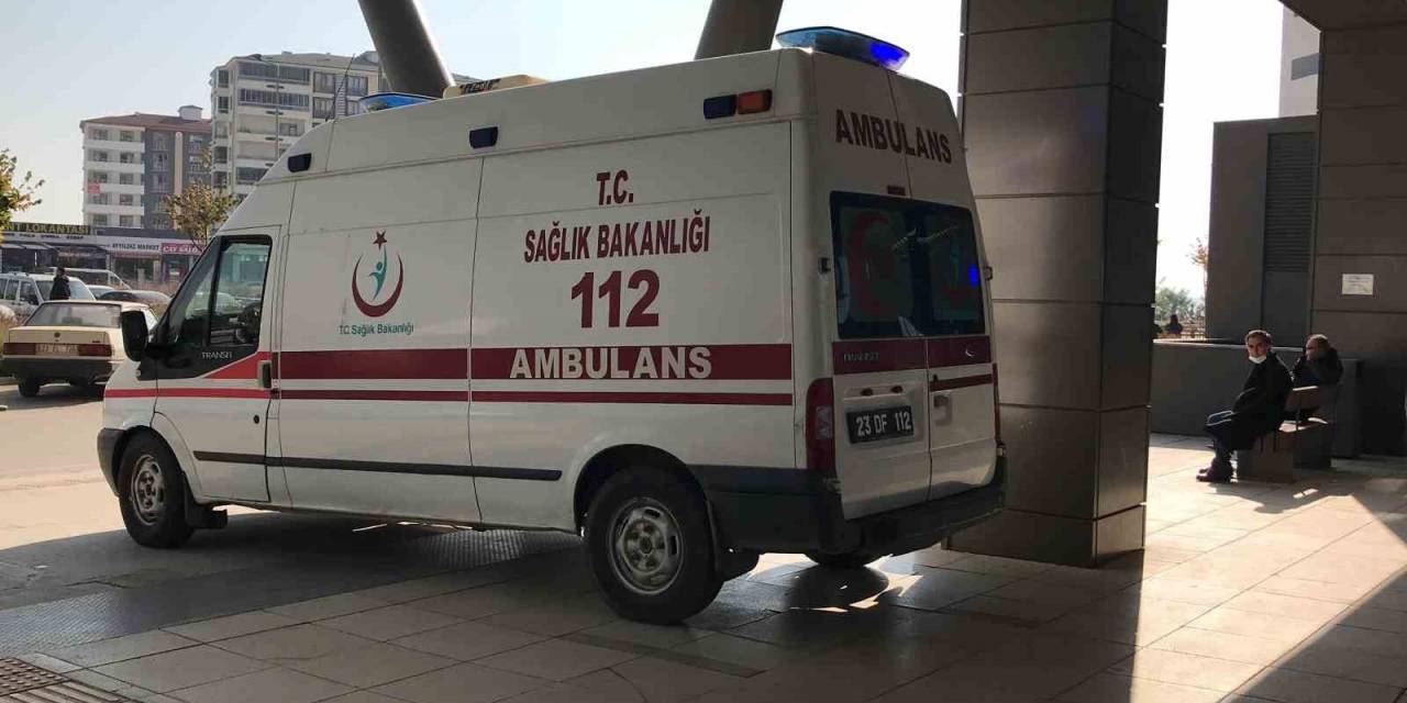 Mahallede Alkol Alan Şahısları Uyaran Muhtar Bıçaklandı