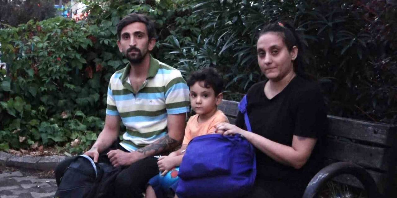 Ev Sahibi Tarafından Evden Çıkarıldı, Hamile Eşi Ve Çocuğu İle Hastane Bahçesinde Kaldı