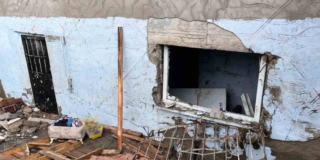 Bir Kişinin Hayatını Kaybettiği Sokakta Hava Aydınlanınca Acı Tablo Ortaya Çıktı