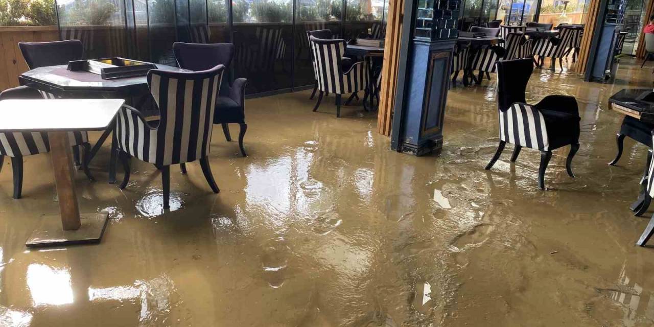 Küçükçekmece’de Restoranda Mahsur Kalanlar O Anları Anlattı