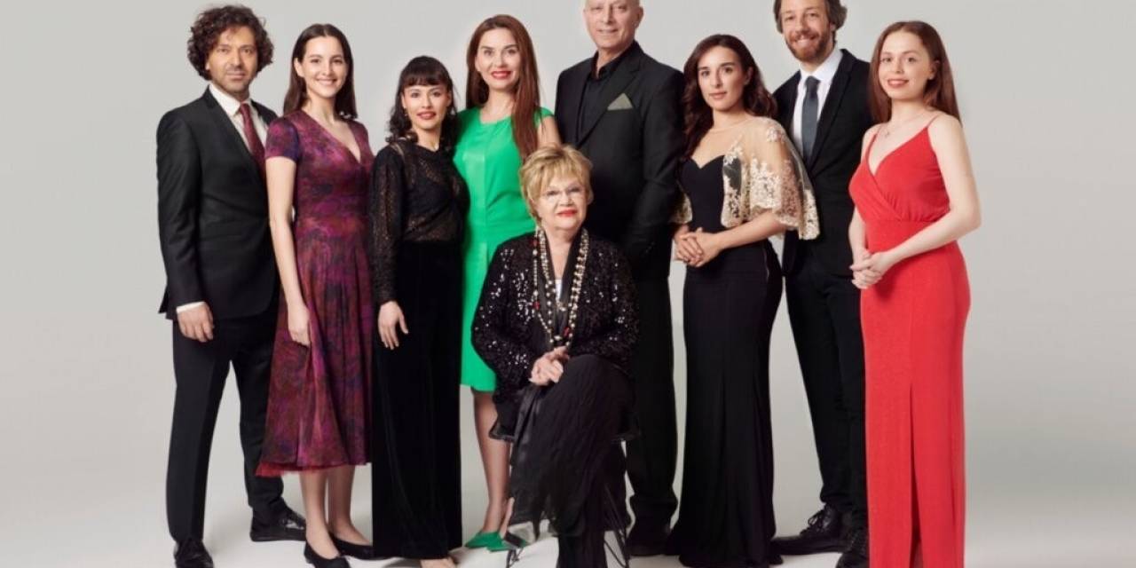 Tiyatrokare, Ayşe Kulin’in Ünlü Romanı Veda’yı Sahneye Taşıyor